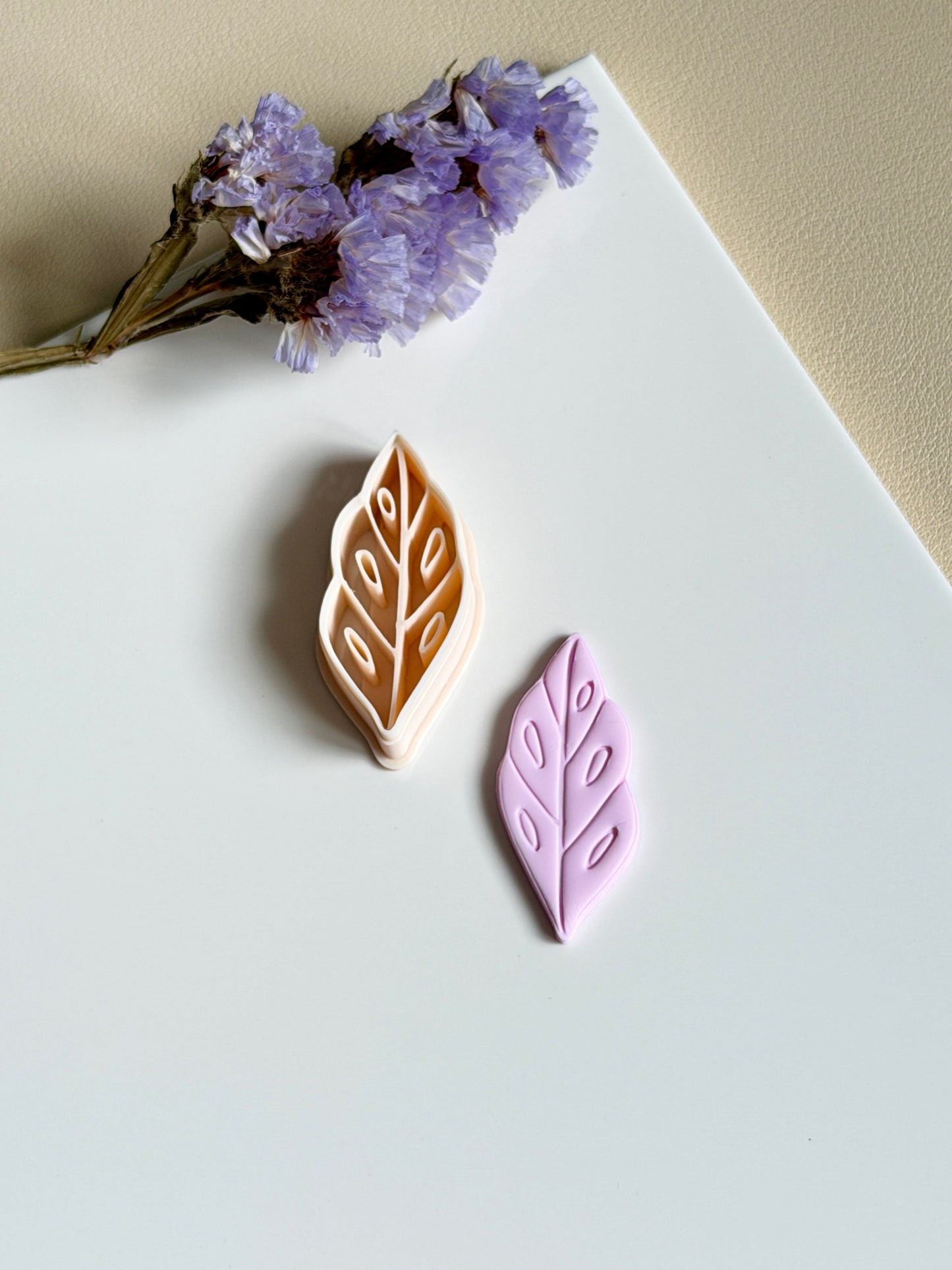 Falling leave | Clay cutter