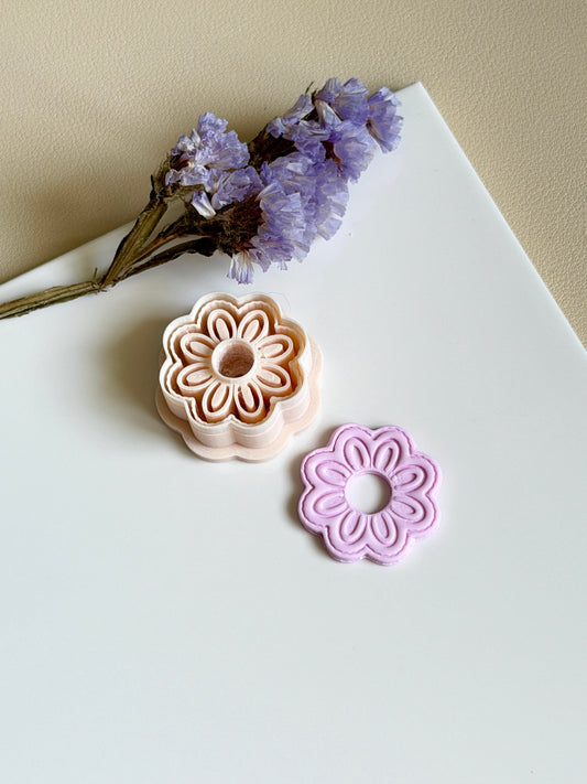Delicate daisy | Clay cutter