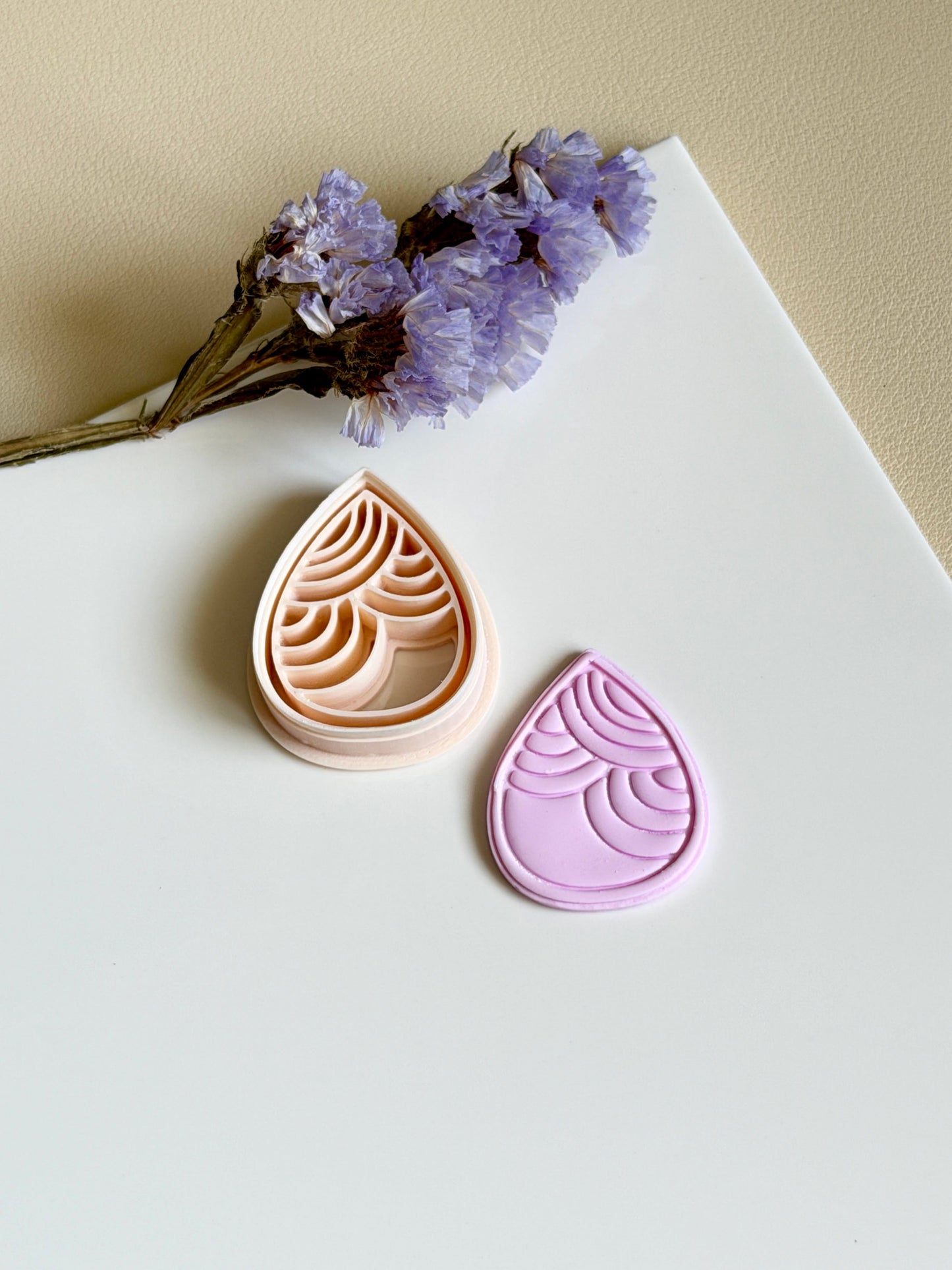 Detailed drop | Clay cutter